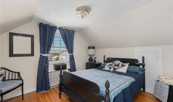 155 Evarts St, Newport, RI 02840