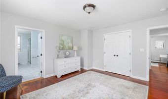 23 Vernon Ave 1, Newport, RI 02840