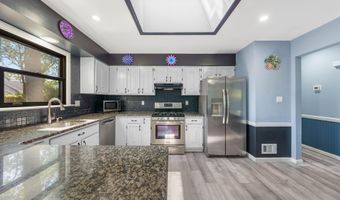 20 Woodland Rd, Bayville, NJ 08721