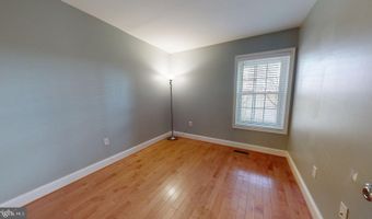 951 S ROLFE St 1, Arlington, VA 22204
