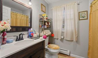 10 Linden Ct 10, Bloomfield, CT 06002