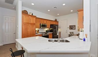 10351 Lakeshore Dr, Apple Valley, CA 92308