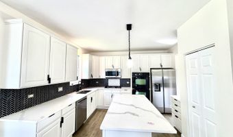 1145 Mackenzie Dr, Antioch, IL 60002