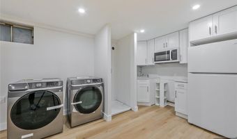 21 E Central Ave, Bergenfield, NJ 07621
