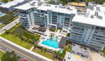 1020 SUNSET POINT Rd 213, Clearwater, FL 33755