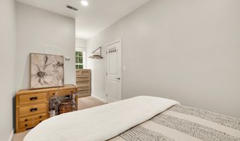 6747 APPLEMINT Ln, Alexandria, VA 22310