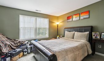 27 Riverview Ct 27, Brookfield, CT 06804