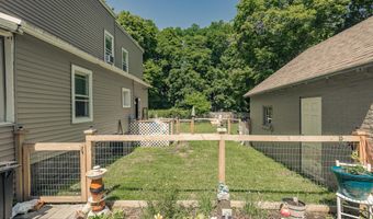 22-24 Hewitt St, Amsterdam, NY 12010