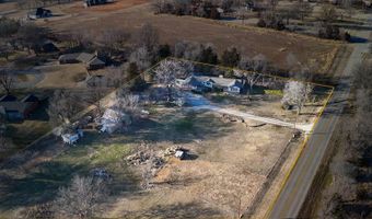 113 S Country Club Rd, Arkansas City, KS 67005