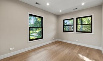 415 N Haddow Ave, Arlington Heights, IL 60004