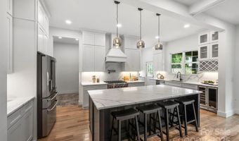 910 Everett Pl, Charlotte, NC 28205