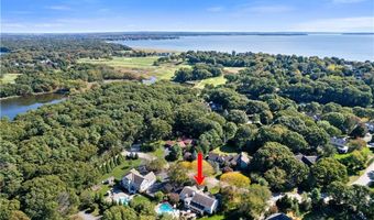 3 Spinnaker Dr, Barrington, RI 02806