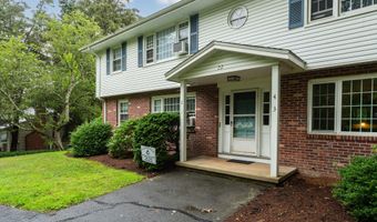 22 College St APT 3, Clinton, CT 06413