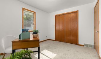 3300 N LAWE St, Appleton, WI 54911