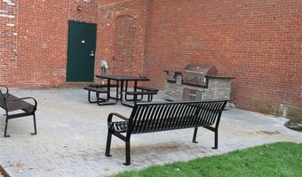 75 POCASSET St 317, Johnston, RI 02919