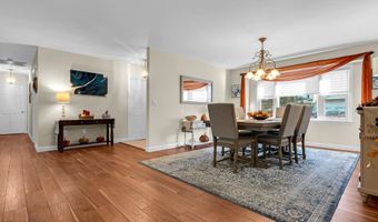 8 Eagle Dr, Bayville, NJ 08721