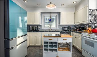 83 Lyndon Rd, Cranston, RI 02905