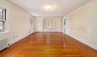 555 Great Rd, Lincoln, RI 02865