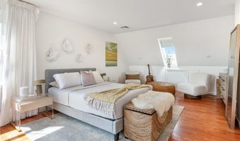 7 Maloney Ln, Middletown, RI 02842