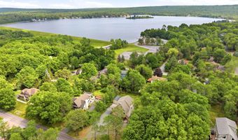 15 Bishop Cir, Albrightsville, PA 18210