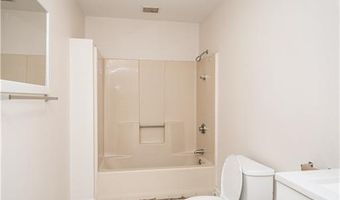 60 SPRING St, Lincoln, RI 02838