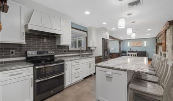 365 W Wrentham Rd, Cumberland, RI 02864