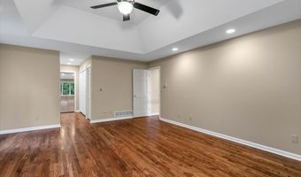 1 Mountaincrest Dr, Cheshire, CT 06410