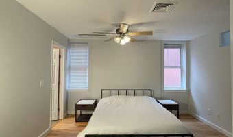 230 College St 8, Burlington, VT 05401