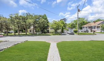 19 Center St, Barnegat, NJ 08005