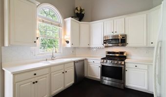 6850 Weatherstone Way, Alpharetta, GA 30009