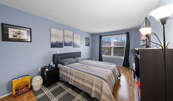 516 Wellington Pl, Aberdeen, NJ 07747