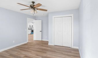 305 Crescent St, Aurora, MO 65605