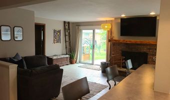 1206 E FRANCES St, Appleton, WI 54911