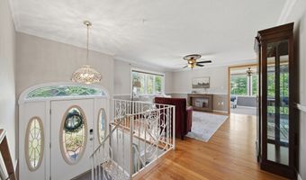 55 Burnham Rd, Billerica, MA 01862