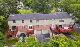 13322 Hiddendale Ln, Ballwin, MO 63021