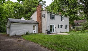 2070 White Pond Dr, Akron, OH 44313