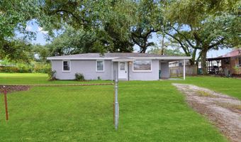 542 Demontluzin Ave, Bay St. Louis, MS 39520