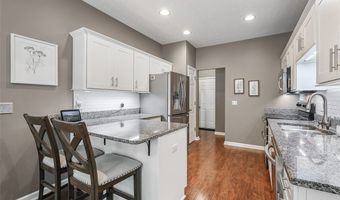 660 Elmwood Pt, Aurora, OH 44202