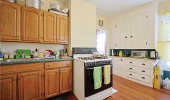 10 Walnut St, East Providence, RI 02914
