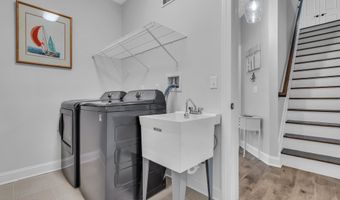 61 Milky Way Dr, Barnegat, NJ 08005