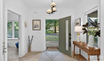 1608 Chippendale Rd, Charlotte, NC 28205