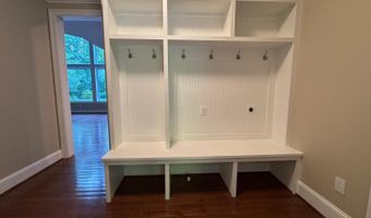 7702 TRAMMELL Rd, Annandale, VA 22003