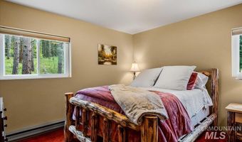 108 Panorama Dr, Cascade, ID 83611