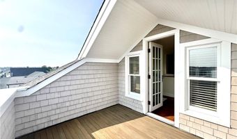 44 Tuckerman Ave, Middletown, RI 02842