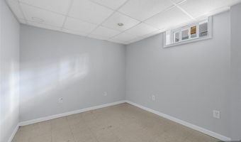 132 River Edge Road 1, Bergenfield, NJ 07621