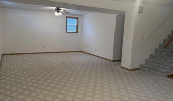 530 S 5th St, Akron, IA 51001