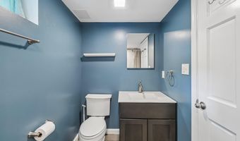 3724 2ND St S, Arlington, VA 22204
