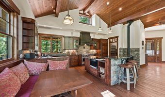 500 Wild Swan Trl, Bigfork, MT 59911