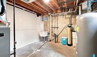 917 E Heatherwood Dr, Brandon, SD 57005