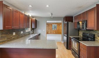 7872 142nd St W, Apple Valley, MN 55124
